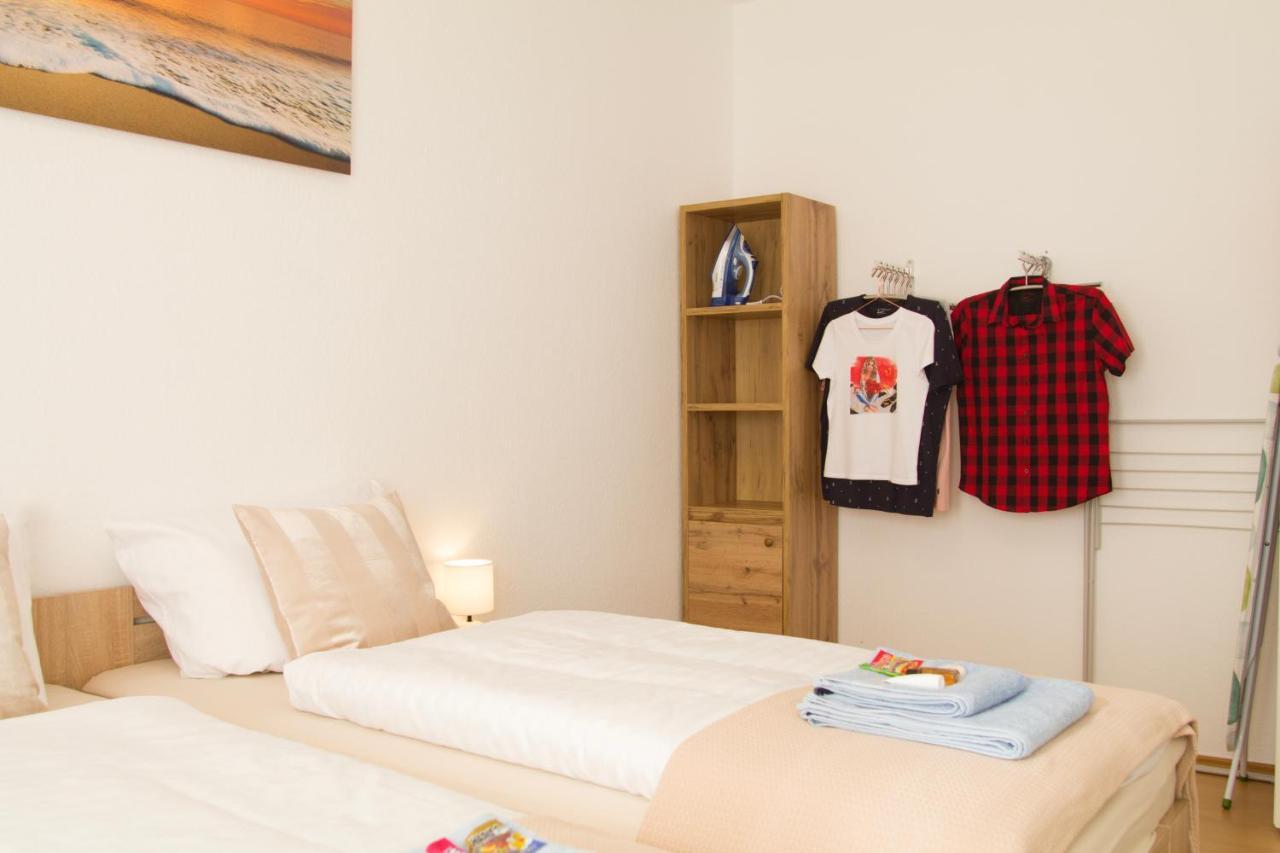 Ferienwohnung Fuer 4, Mitten In Solingen Esterno foto