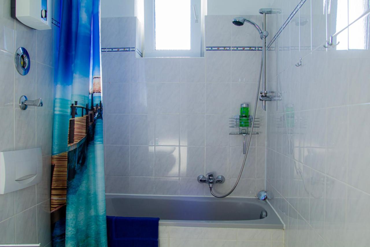 Ferienwohnung Fuer 4, Mitten In Solingen Esterno foto