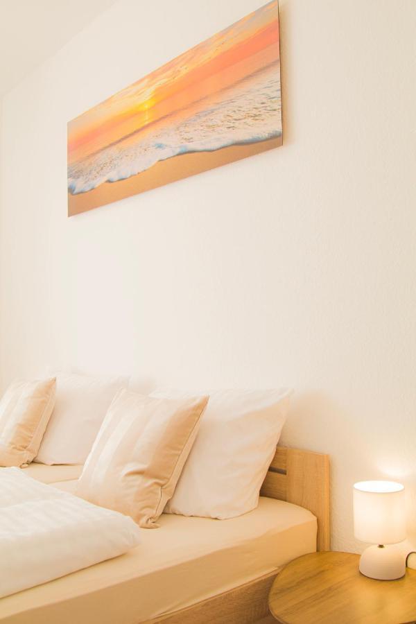 Ferienwohnung Fuer 4, Mitten In Solingen Esterno foto