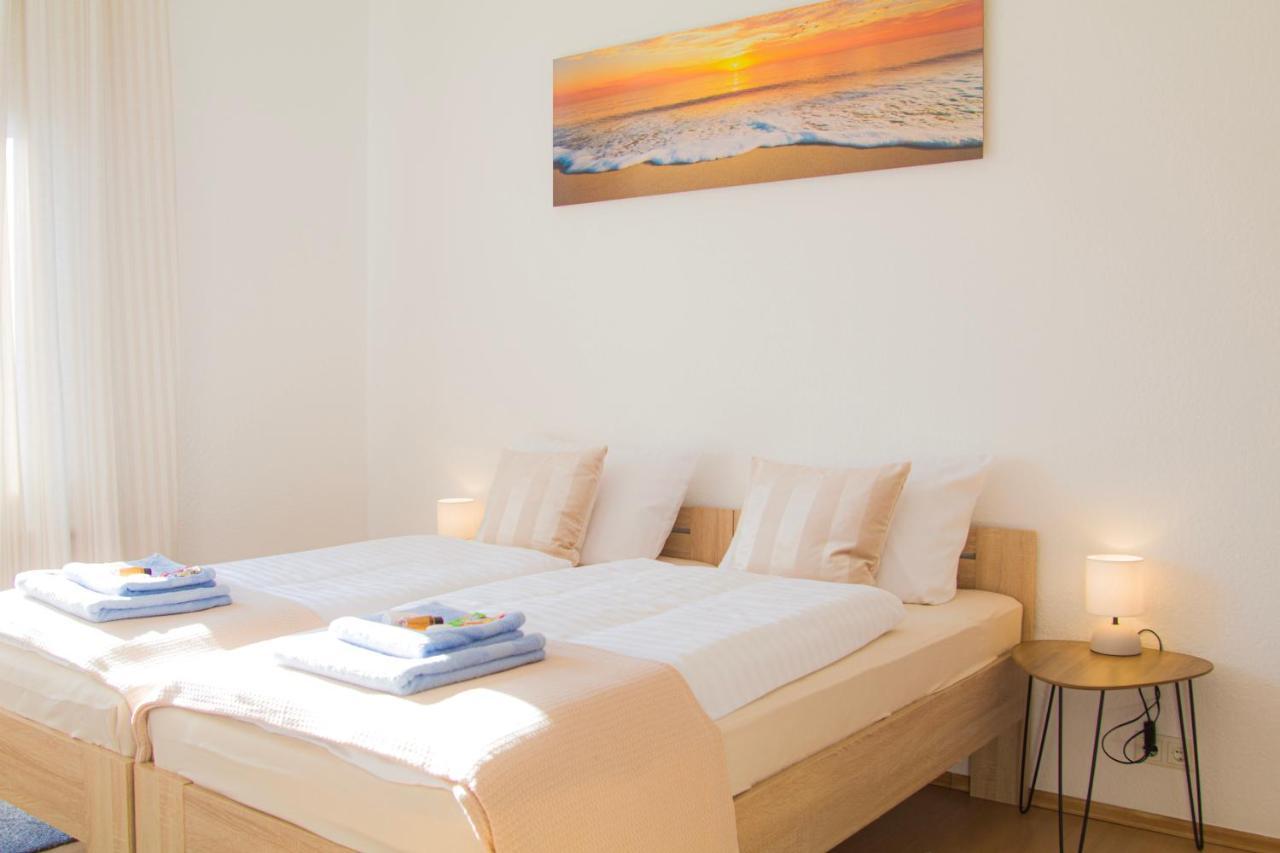 Ferienwohnung Fuer 4, Mitten In Solingen Esterno foto